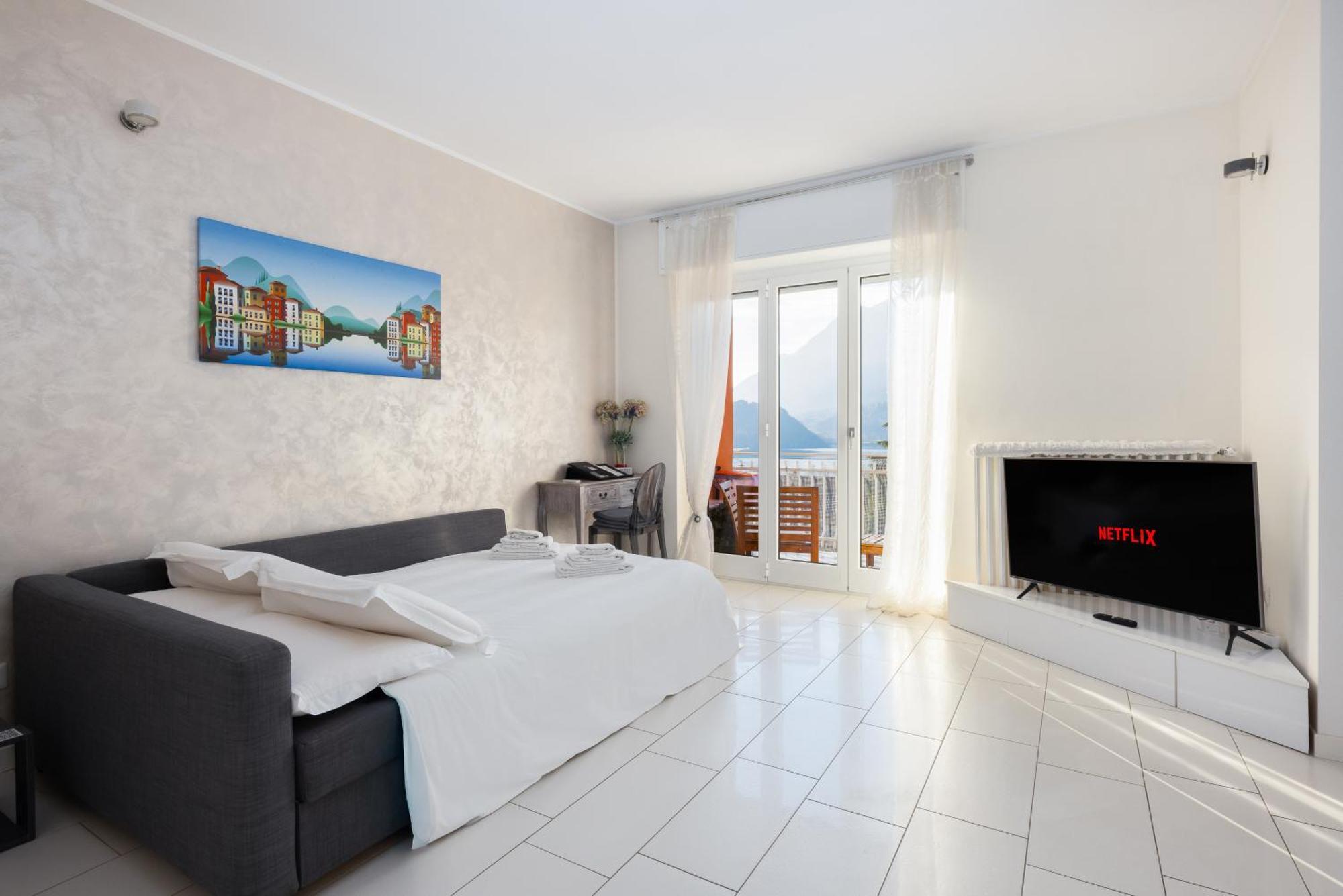 Terrazza Sul Lago - Open Space E Netflix Lecco Exteriér fotografie